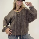 maglione con apertura regolabile sul davanti laccio